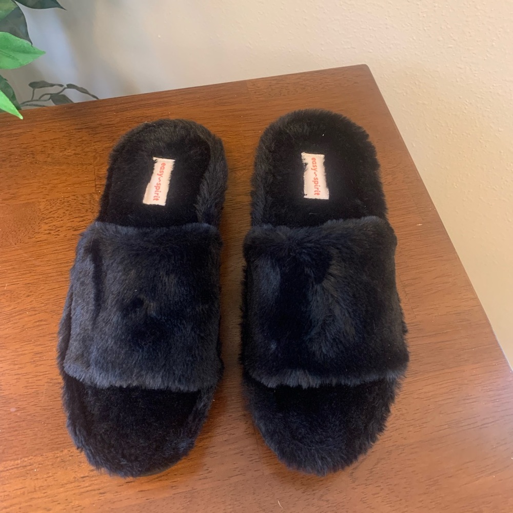 Women’s Easy Spirit Slippers